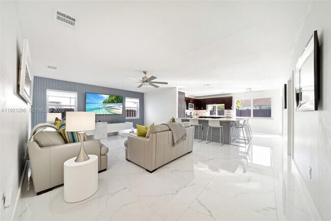 Foto del edificio - 15484 SW 42nd Terrace