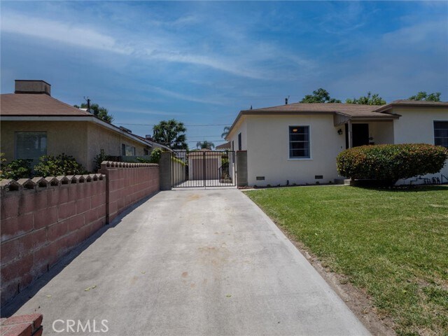 Building Photo - 909 N Orchard Dr