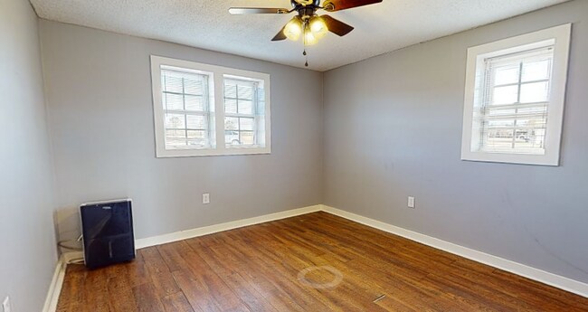 Foto del edificio - 95 Lake Park Dr