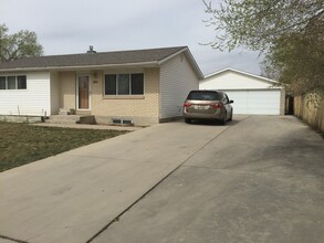 Building Photo - 861 E 10515 S