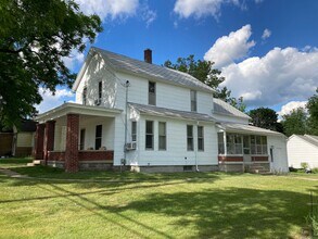 Building Photo - 2500 Fuller Ave NE