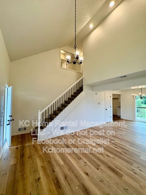 Foto del edificio - 307 E Main St