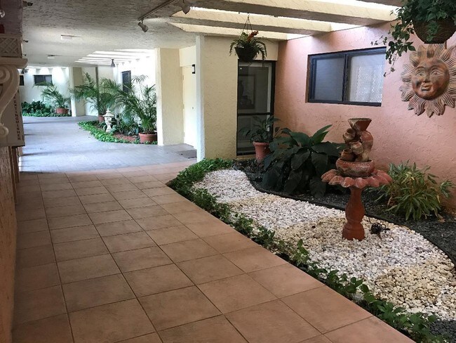 Foto del edificio - 5301  Fountains Drive 103 Lake Worth FL 33467