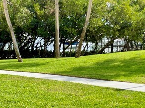 Building Photo - 1328 Pasadena Ave S