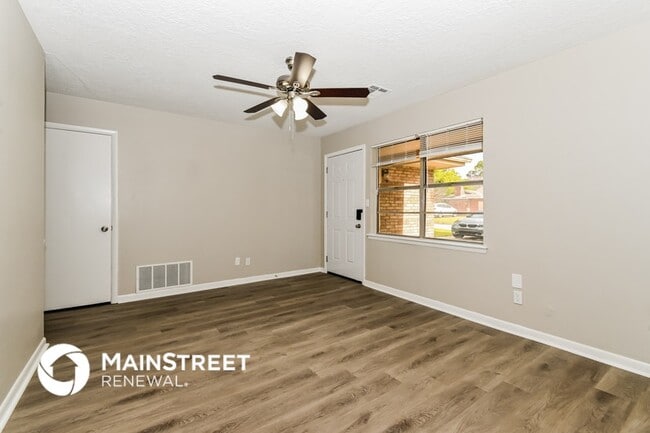 Building Photo - 1628 Avondale Dr