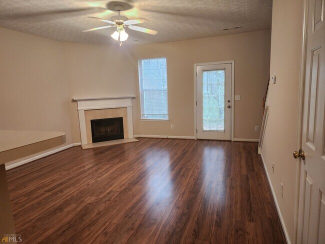 Foto del edificio - 6108 Camden Forrest Cove