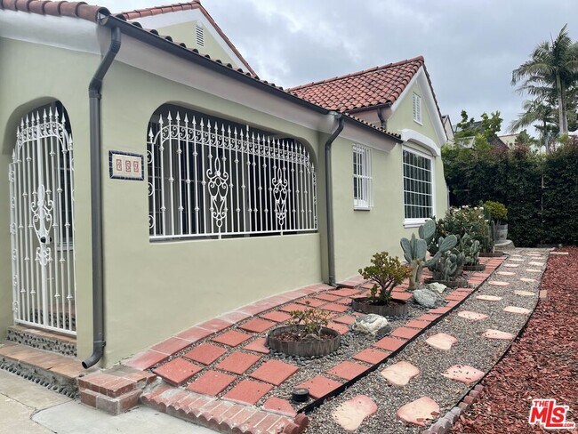 Foto del edificio - 459 S Citrus Ave