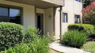 Primary Photo - 1055 N Abbott Ave