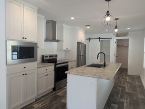 Building Photo - 127 Coral Crest Dr