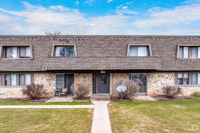 Entry - Fourth Street Apartments