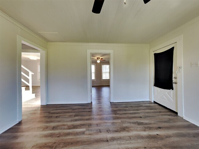 Building Photo - 322 Mixville Rd