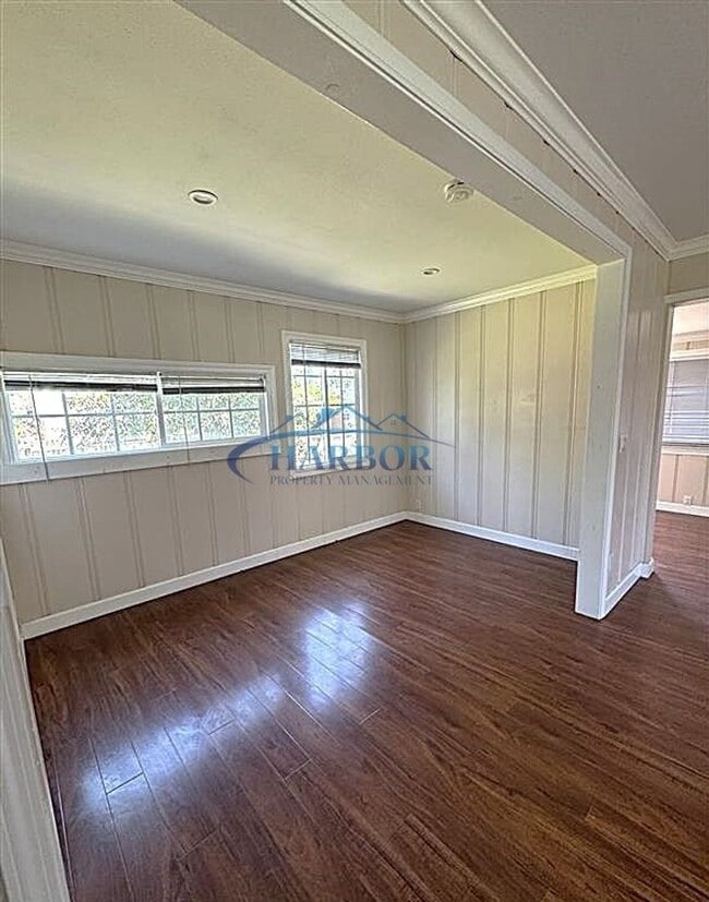 Building Photo - Charming Studio-Style Home with Ocean View...