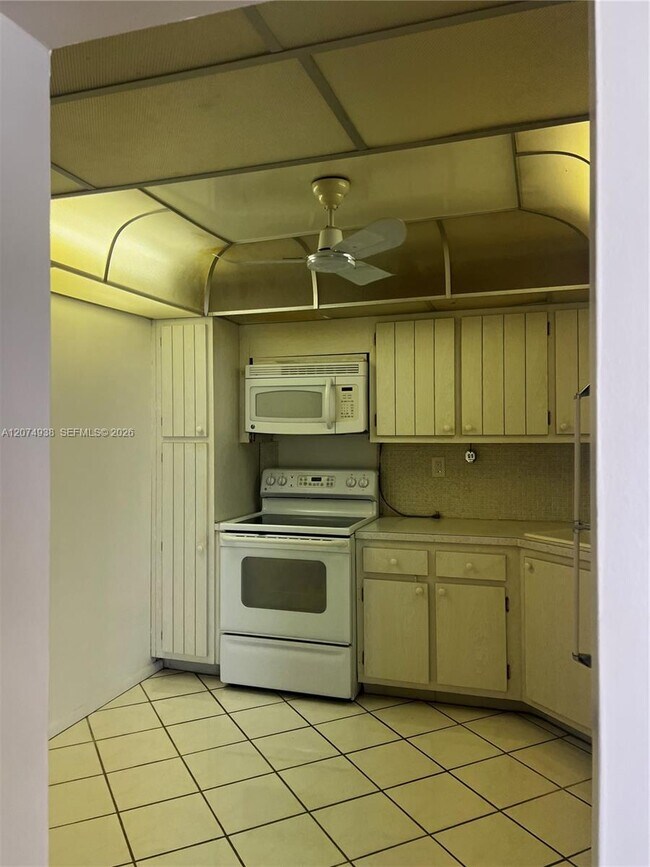 Foto del edificio - 2750 NE 183rd St