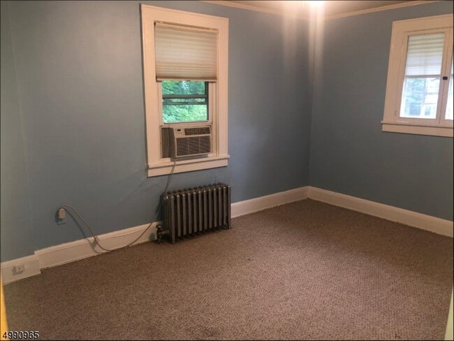 Building Photo - 1015 Central Ave