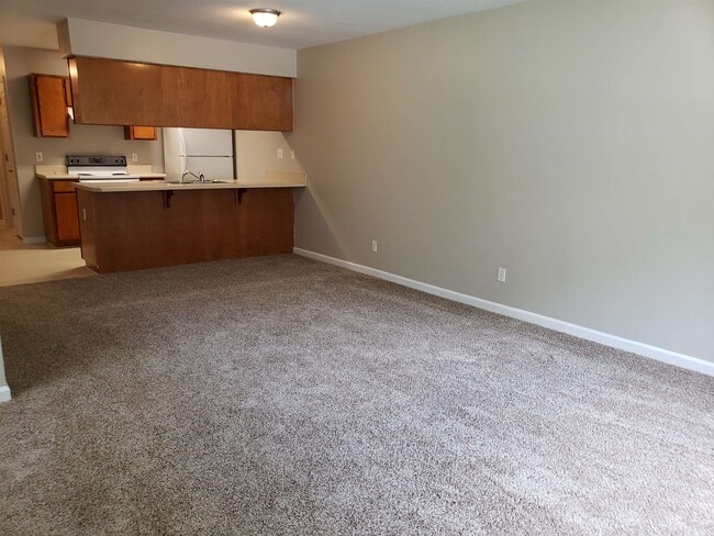 Building Photo - 227 Dixie Dr