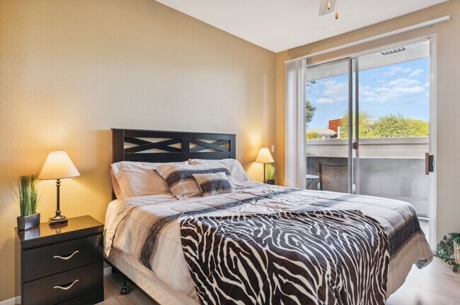 Foto del edificio - Furnished one bedroom with garage