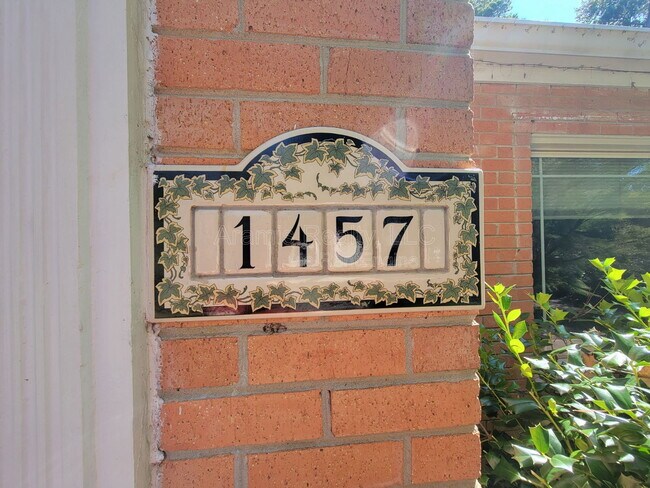 Foto del edificio - 1457 Clairmont Rd