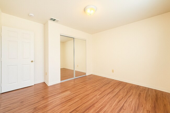 Foto del edificio - 3431 W 67th St