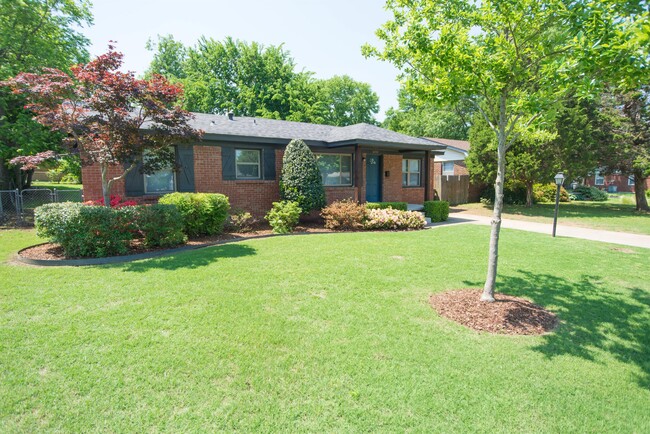 Foto del edificio - 6010 E 18th St