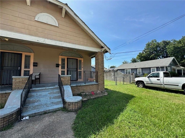 4950 Venus St, New Orleans, LA 70122 Room for Rent in New Orleans, LA