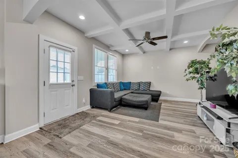 Foto del edificio - 2510 Snow Creek Rd NE