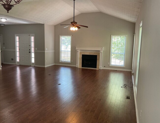 Building Photo - Nicely updated Wyngate ranch-full basement!