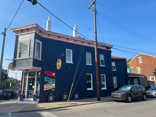 Building Photo - 836 Main St