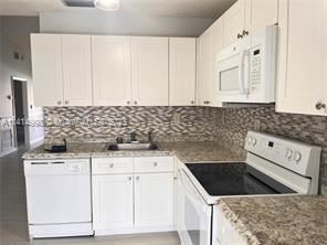 Foto principal - 3 br, 2 bath House - 20119 NW 36th Ct # N