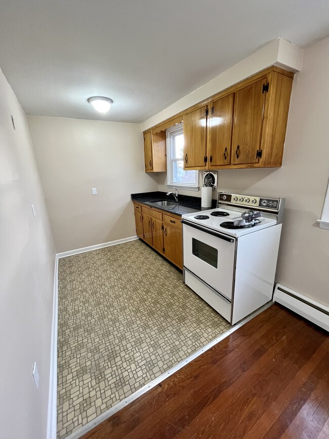 Kitchen - 726 4th Ave