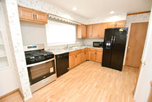 Foto del edificio - South Bend 3 Bedroom 2 bath Ranch near Not...