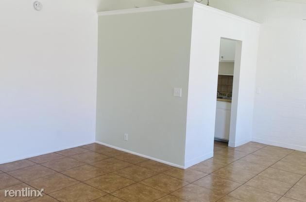 Building Photo - 1 br, 1 bath Townhome - 1469 N Swan Rd