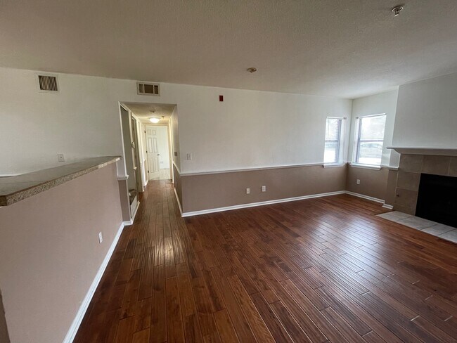 Foto del edificio - 8740 Corona St