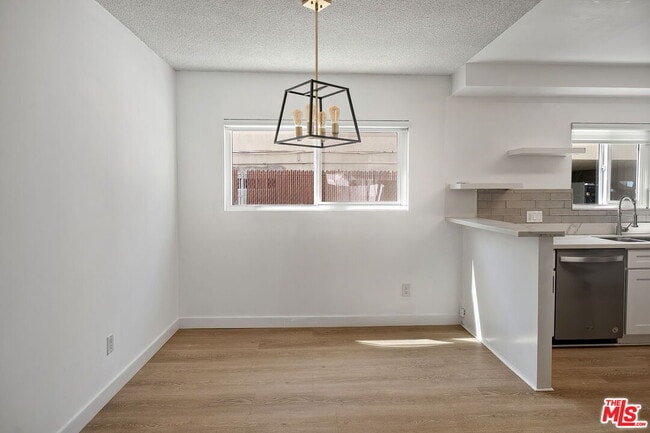 Building Photo - 1208 California Ave