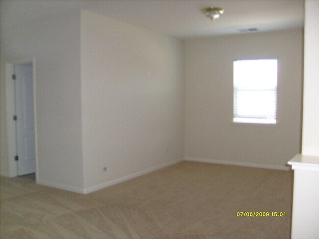 Foto del edificio - Beautiful 4 Bedroom Home on Prosperity, Modesto