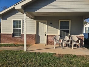 Building Photo - 102 Wilson St