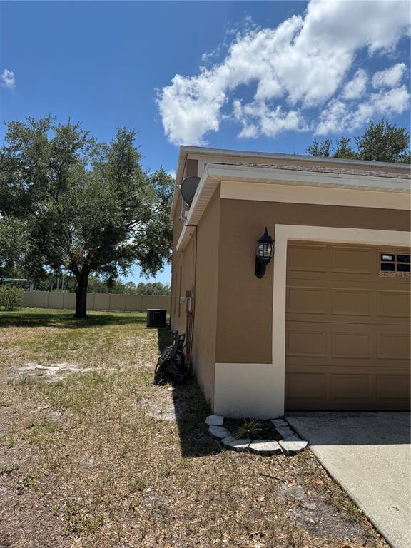 Building Photo - 18006 Birdwater Dr