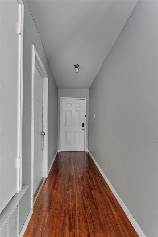 Building Photo - 1806 Krizan Ave