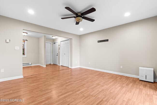 Foto del edificio - 321-323-323 Shore Dr