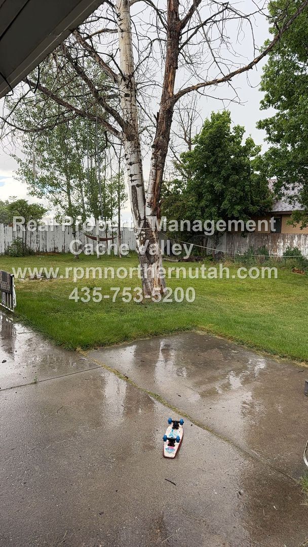 Building Photo - Beautiful 5 Bedroom Home in Lewiston available NOW!