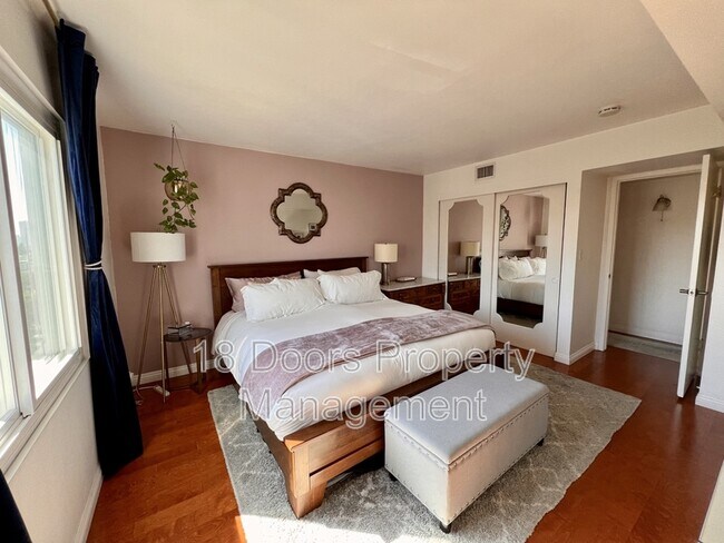 Foto del edificio - 2244 Second Avenue Unit 33 - 33