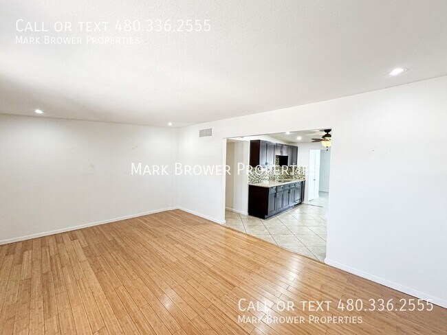 Building Photo - 2608 N 70th Pl
