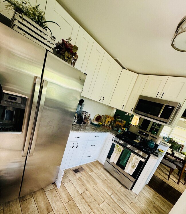 Foto del edificio - 2481 Semmes St