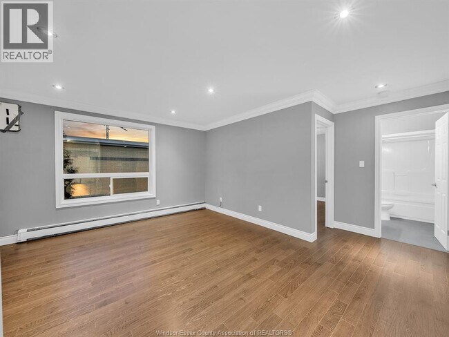 Photo du bâtiment - 5830 Malden Rd