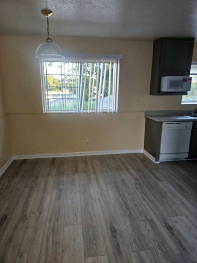Building Photo - 417 N Glenwood Pl