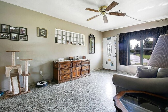 Building Photo - 1721 Montcalm St