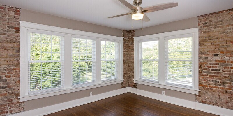 Primary Photo - 609/611 e 43rd Street