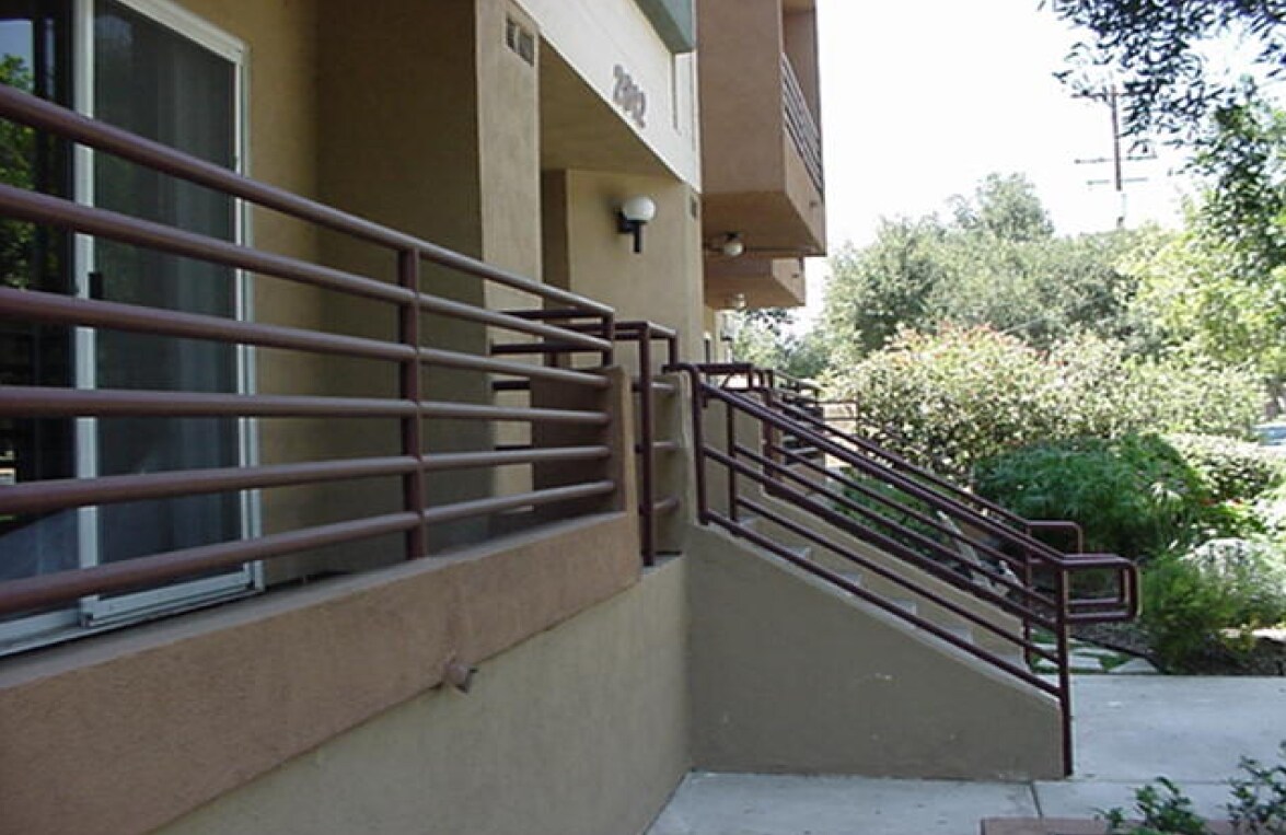 Building Photo - Mountain View Townhomes