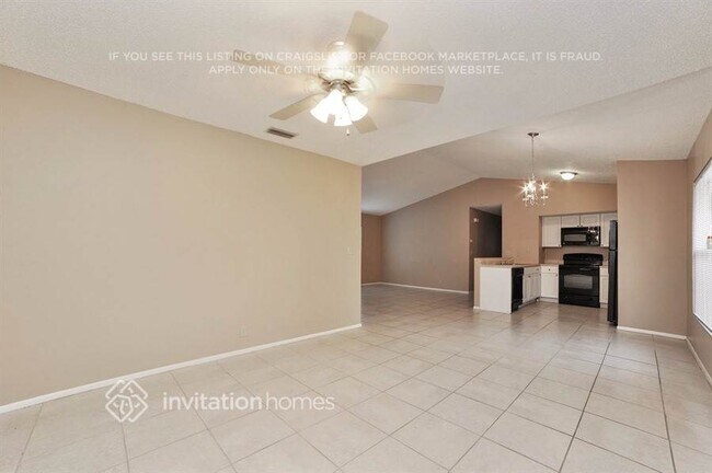 Foto del edificio - 4700 Cortez Way S