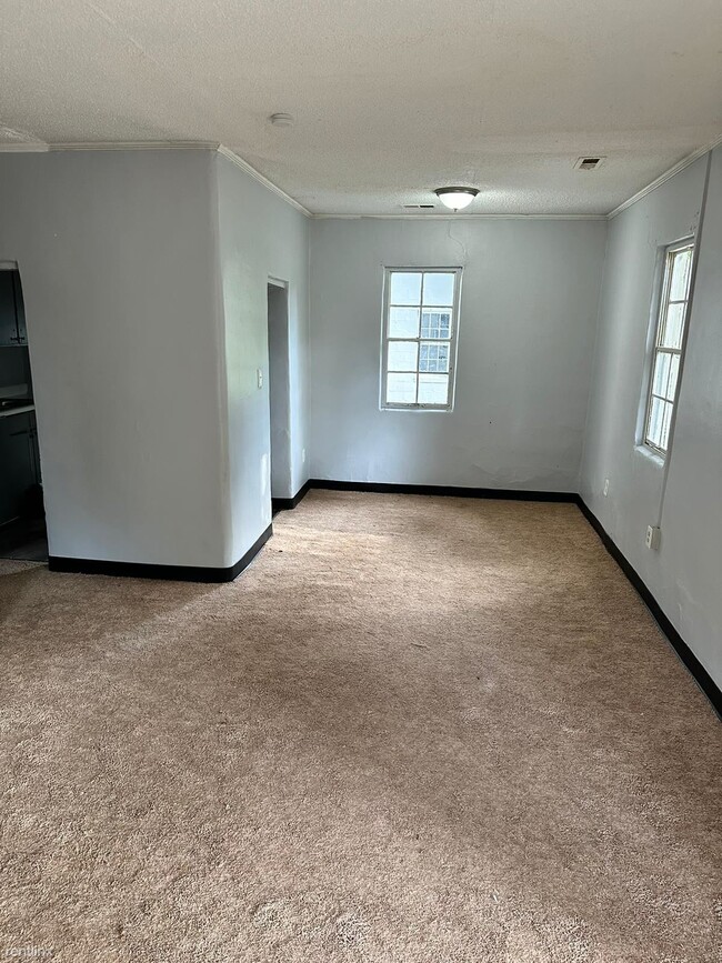 Foto del edificio - 3 br, 1 bath House - 20 Burgess Court