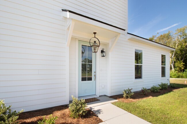 Building Photo - 426 Queenview Ln